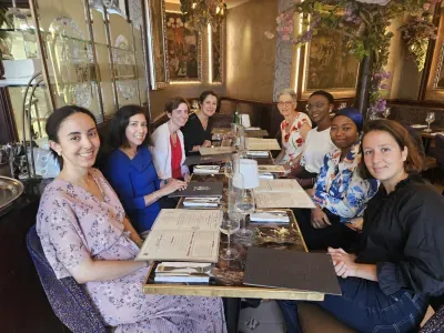 La IA y la soledad humana, protagonistas de la obra 'Réponds à ma tendresse' en París