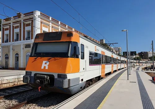 Canyelles reclama un servicio ferroviario digno para el Garraf