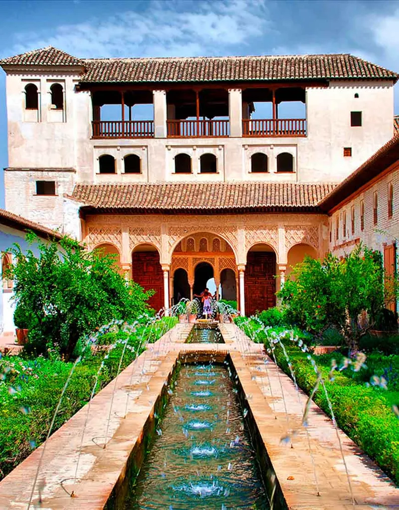 La Alhambra de Granada ofrece nuevas experiencias turísticas y visitas guiadas