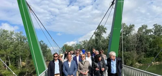 Marcilla inaugura la pasarela ciclable que une la localidad con Villafranca