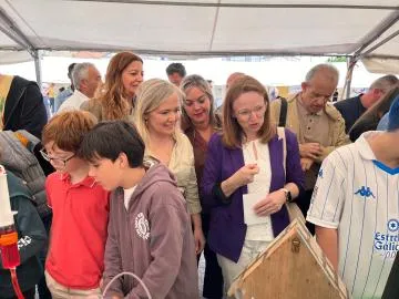 La Xunta elogia la labor científica de los colegios en Cullerciencia