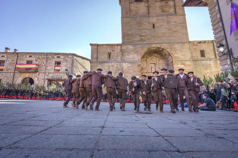 Los trajes tradicionales de Vinuesa: la "piñorra" y el atuendo masculino