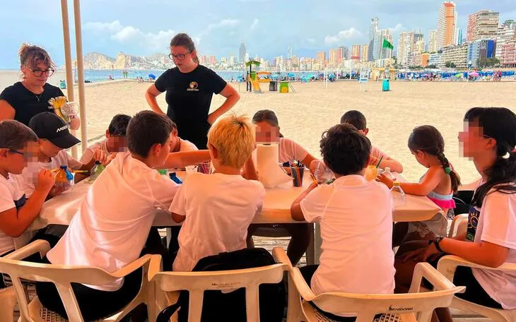 Benidorm celebra el taller 'Guardianes del mar' para fomentar la creatividad infantil