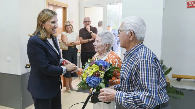 València cuadruplica las ayudas a Teleasistencia y duplica el presupuesto de Ayuda a Domicilio