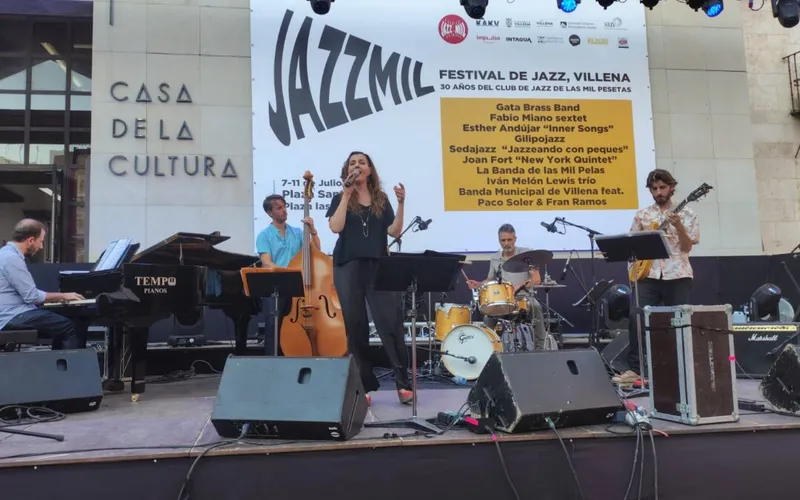 Jazzmil Villena celebra 30 años con éxito de público en su edición aniversario