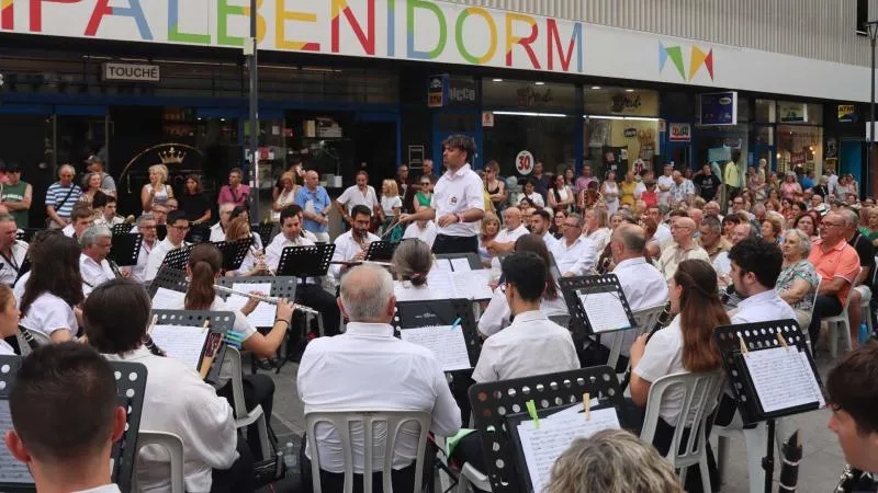 La Unión Musical de Benidorm homenajea a sus directores con un concierto en l'Hort de Colón