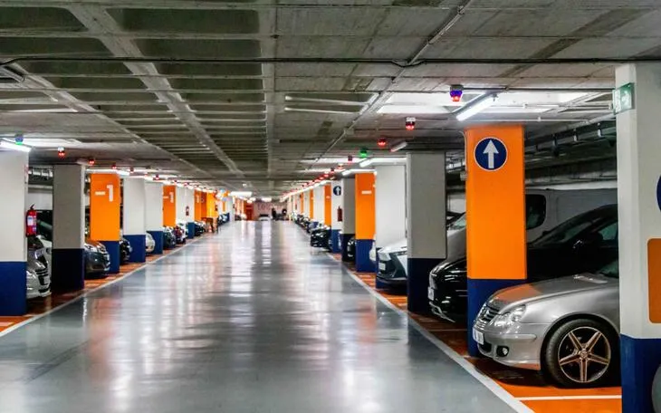 Benidorm lanza descuentos en parkings para impulsar el comercio local en septiembre