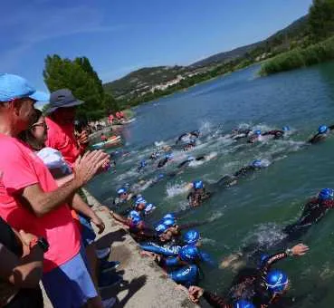 Pareja recupera su triatlón con éxito tras la colaboración de Dani Molina