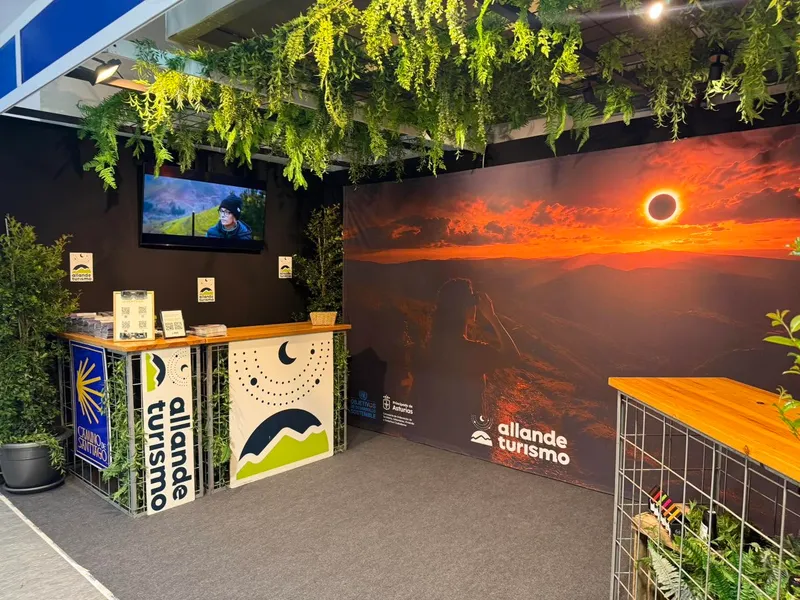 Allande promociona sus encantos y el eclipse solar en la FIDMA de Gijón