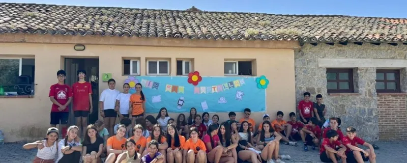 Jóvenes abulenses desconectan de las pantallas en Naturávila