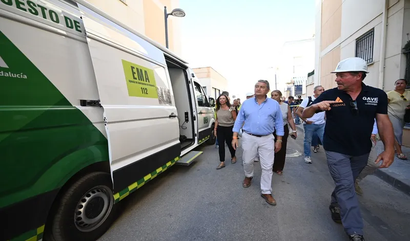 Sanz recalca la importancia de la autoprotección ante la impredecibilidad de los terremotos en Granada