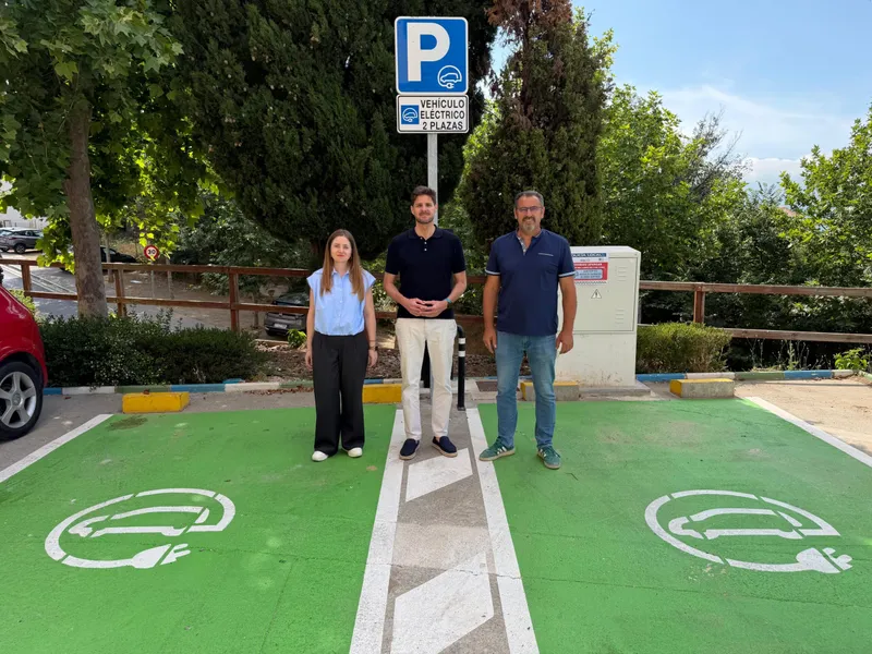 Lanjarón amplía su infraestructura sostenible con ocho puntos de recarga para vehículos eléctricos