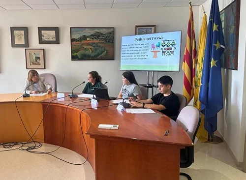 El Consell de Joves de Canyelles avanza en el proyecto de minigolf en Can Dori