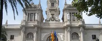 Cortes temporales en el acceso al Ayuntamiento de València el 3 de junio por acto institucional