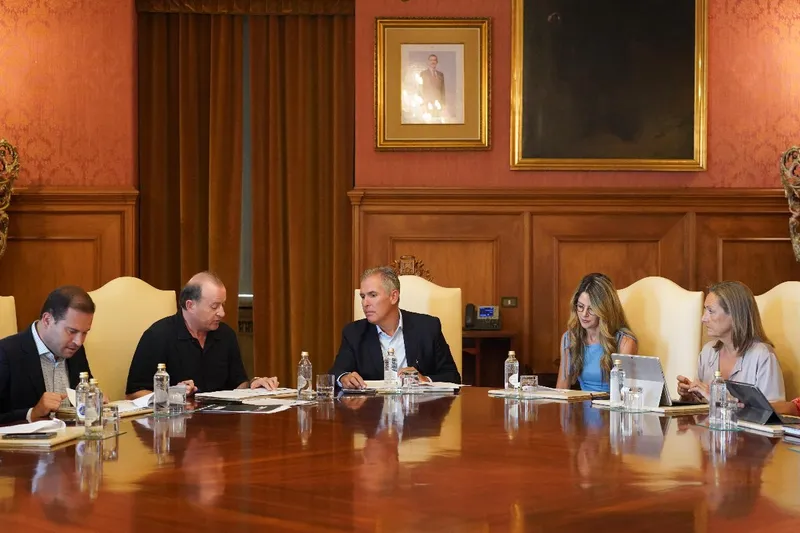 La Diputación destina 420.000 euros a la humanización de la calle Campo da Feira en Meaño