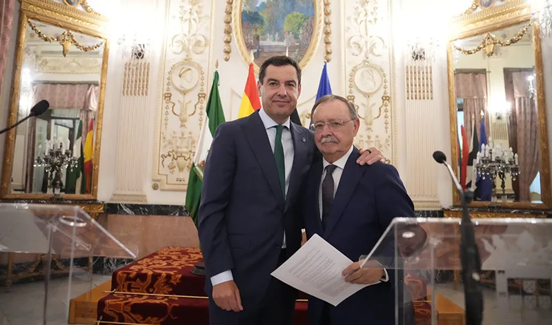 Juanma Moreno traslada el apoyo de Andalucía a Ceuta ante la crisis migratoria