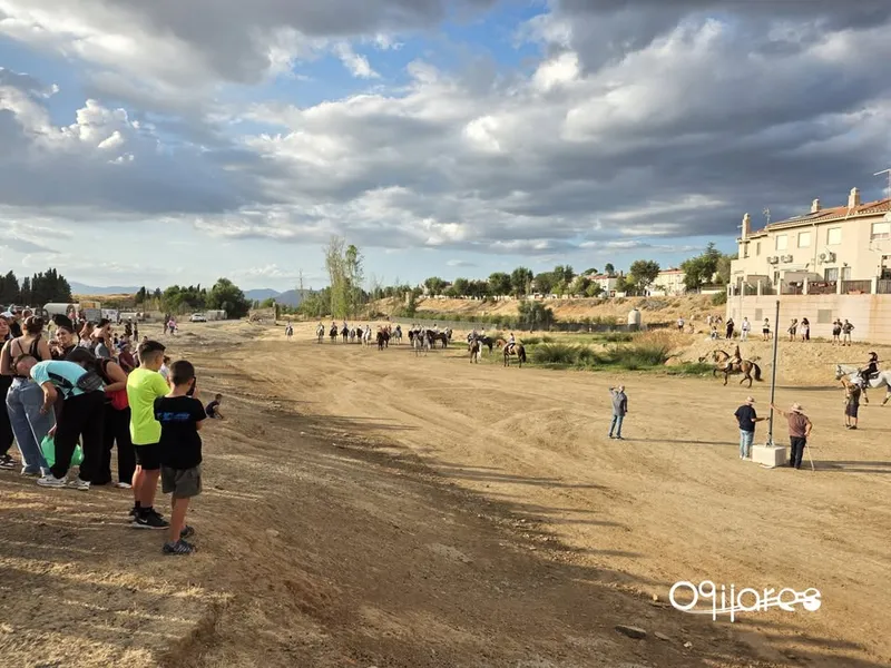 Ogíjares celebra sus tradicionales Carreras de Cintas a Caballo en Loma Linda