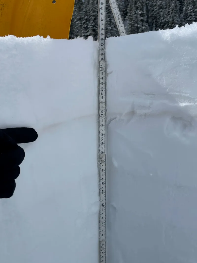 El equipo CODOS detecta una capa de polvo significativa en la nieve de las montañas de Colorado