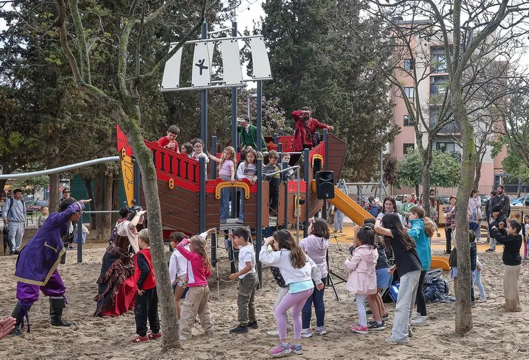 Castelldefels renueva el Parc dels Xiprers para mejorar los espacios públicos