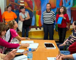 Telde facilita la inclusión digital de sus mayores con una tablet compartida