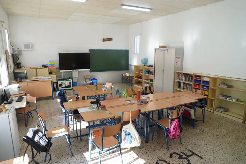 Cartajima renueva el Colegio Rural Alto Genal con mejoras en aulas y exteriores