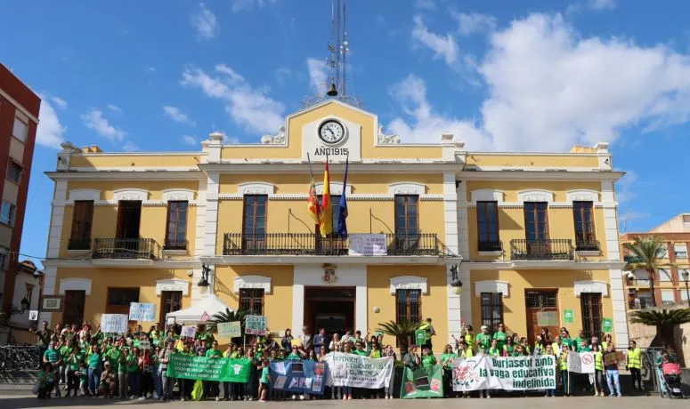 Burjassot aprueba su adhesión a las demandas por la educación pública