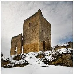 Calatañazor: Un viaje al pasado entre murallas, castillos y necrópolis medievales