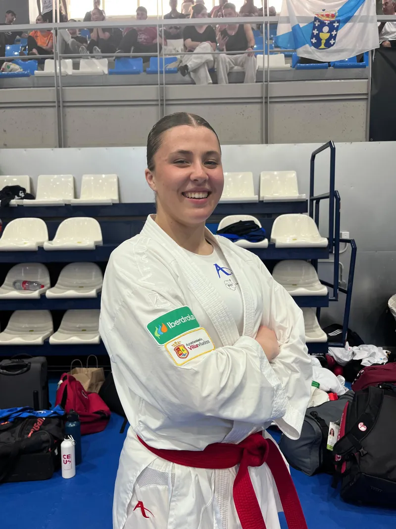 Villaviudas celebra el éxito de Sara Atienza, subcampeona de España universitaria de karate