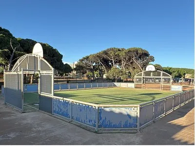 Castelldefels renueva sus instalaciones deportivas con mejoras en pistas de baloncesto y zona de fitness