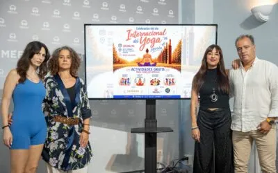 Mérida celebra el Día del Yoga con una jornada de bienestar en el Parque de las Siete Sillas