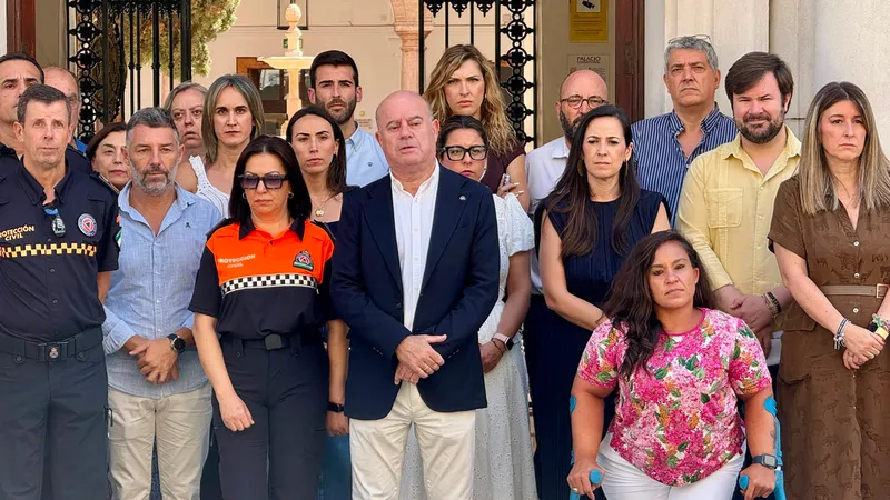 Antequera guarda un minuto de silencio por las víctimas del incendio de Los Gallardos