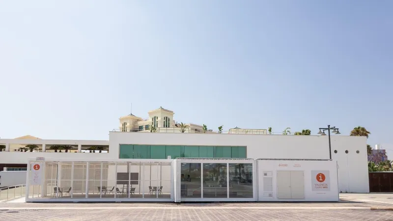 València inaugura una oficina de turismo sostenible y accesible en la playa del Cabanyal