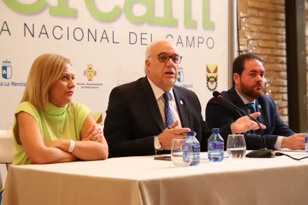 Emiliano García-Page inaugura la 64ª Feria Nacional del Campo en Manzanares