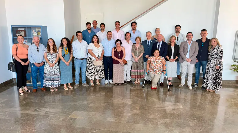 Alcaldes de la comarca visitan ADIPA para conocer su labor con la discapacidad intelectual