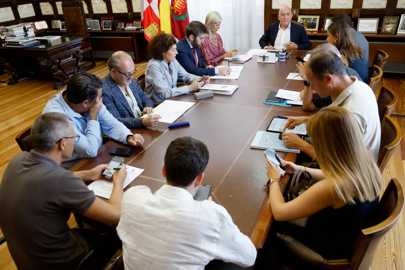 Valladolid aprueba licencias de obra y adjudica suministro para Parques y Jardines