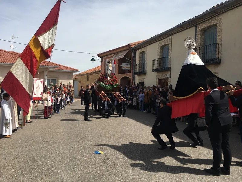 Villaralbo revive el Domingo de Resurrección con su procesión