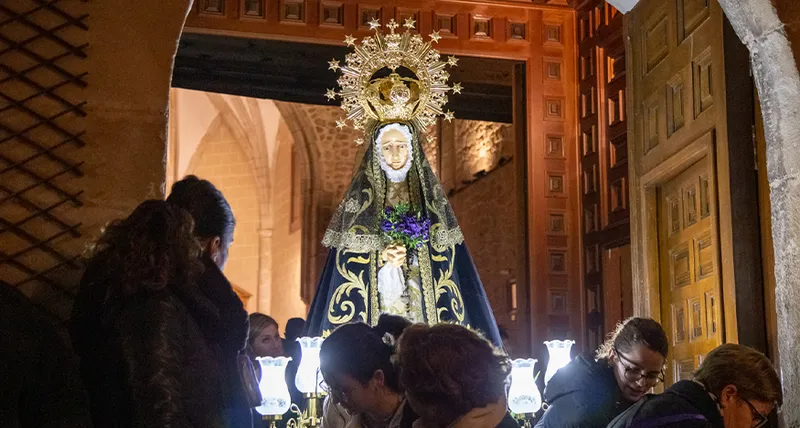 Trillo celebra el 150 aniversario de la Hermandad de la Soledad en su Semana Santa