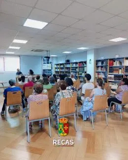 Nuria Prieto presenta su novela 'Piedra de Sol' en un evento cultural destacado