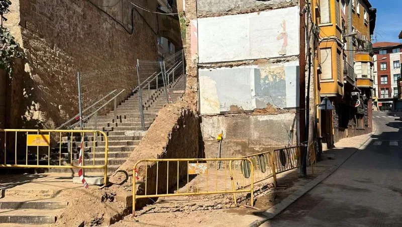 Fraga reabre la calle San Quintín tras el derribo de un edificio en la calle Parroquia