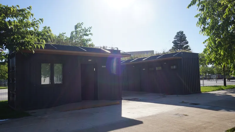 València estrena las renovadas instalaciones del Mercado del Rastro con una inversión de 260.000 euros