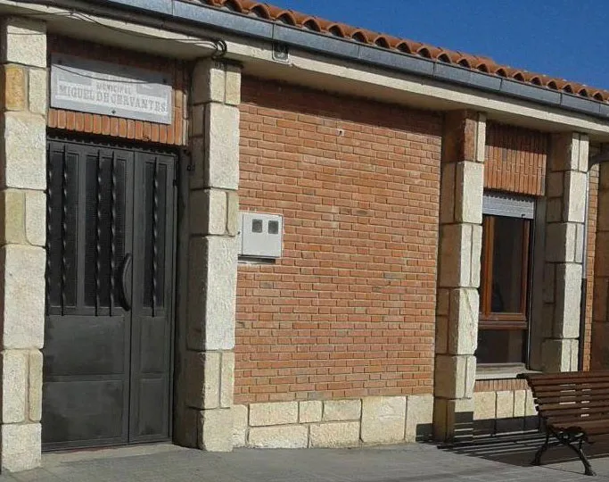 La Biblioteca Municipal de Villaralbo abre sus puertas con más de 10.000 libros y acceso a internet