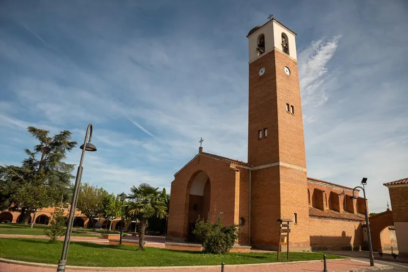 Almuniente y Frula: tesoros rurales con historia, naturaleza y ocio