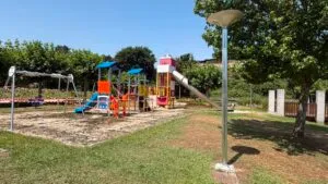 Mos renueva sus parques infantiles con mejoras integrales y tecnología solar
