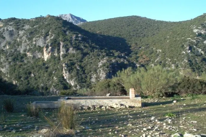 Rescatada una mujer tras una caída en la Garganta Verde de Zahara de la Sierra
